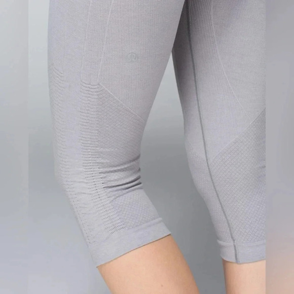 Lululemon | In The Flow Crop Leggings - Size 6 - Picture 3 of 7